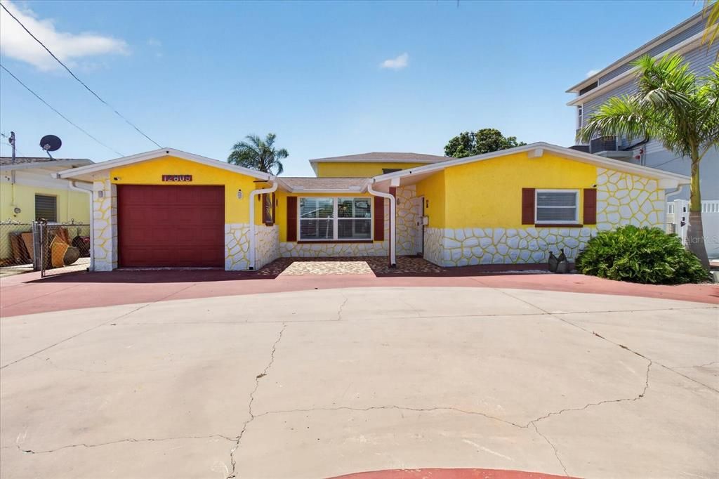 For Sale: $599,900 (4 beds, 3 baths, 2461 Square Feet)