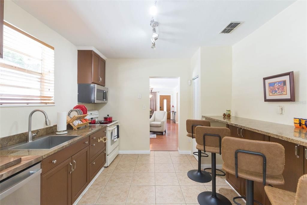 For Rent: $2,500 (3 beds, 2 baths, 1422 Square Feet)