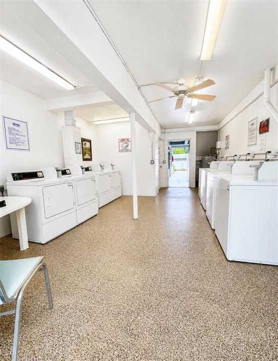 For Sale: $99,500 (1 beds, 1 baths, 595 Square Feet)
