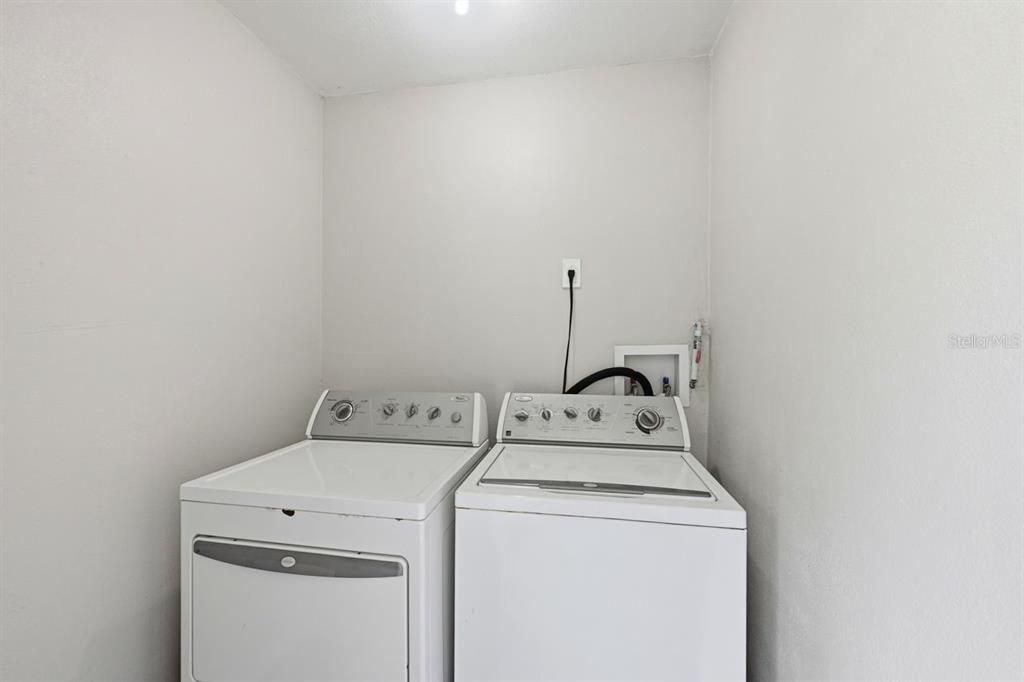 For Sale: $159,000 (2 beds, 2 baths, 953 Square Feet)