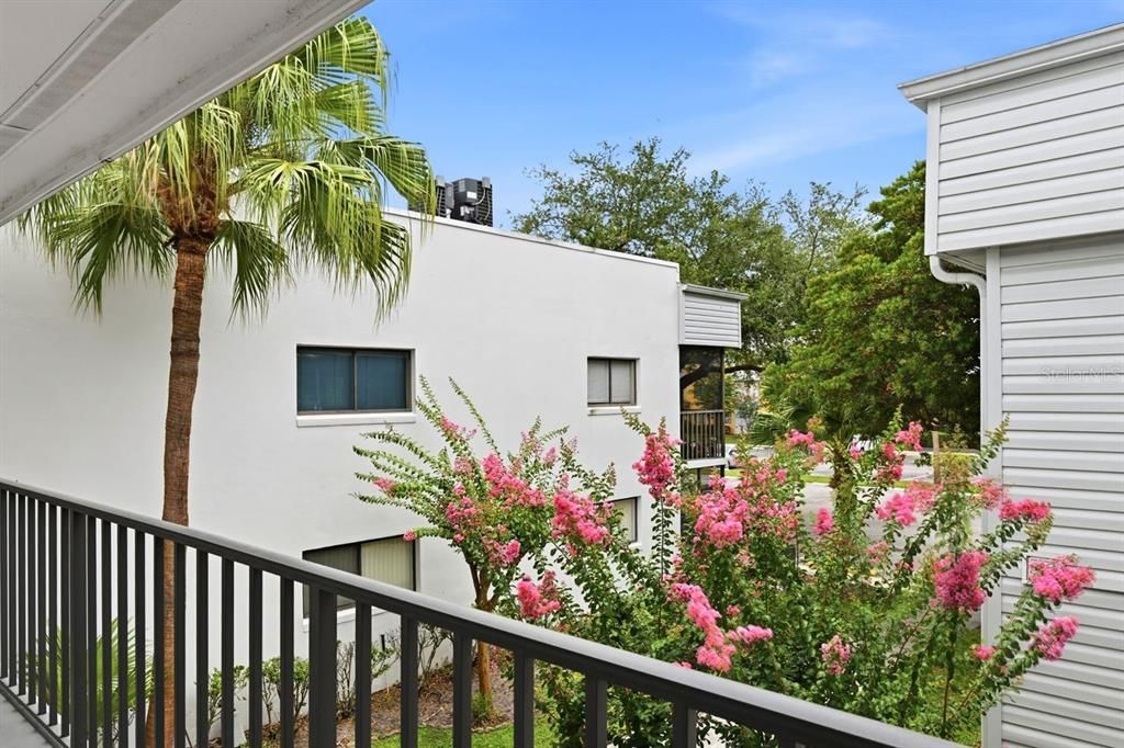 For Sale: $159,000 (2 beds, 2 baths, 953 Square Feet)