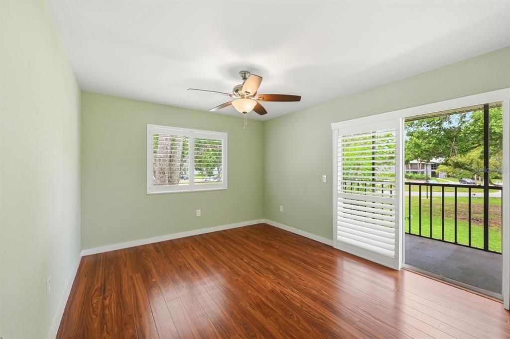 For Sale: $159,000 (2 beds, 2 baths, 953 Square Feet)