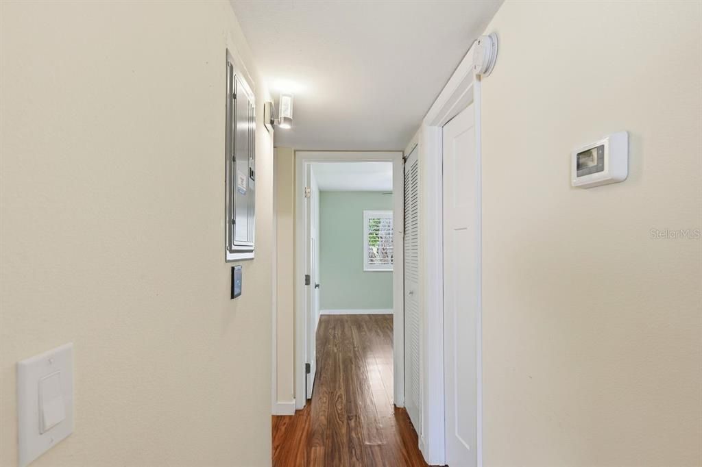 For Sale: $159,000 (2 beds, 2 baths, 953 Square Feet)