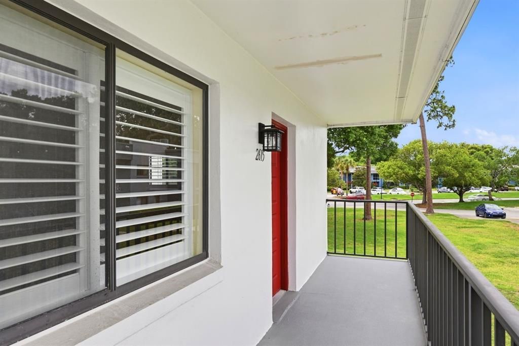 For Sale: $159,000 (2 beds, 2 baths, 953 Square Feet)
