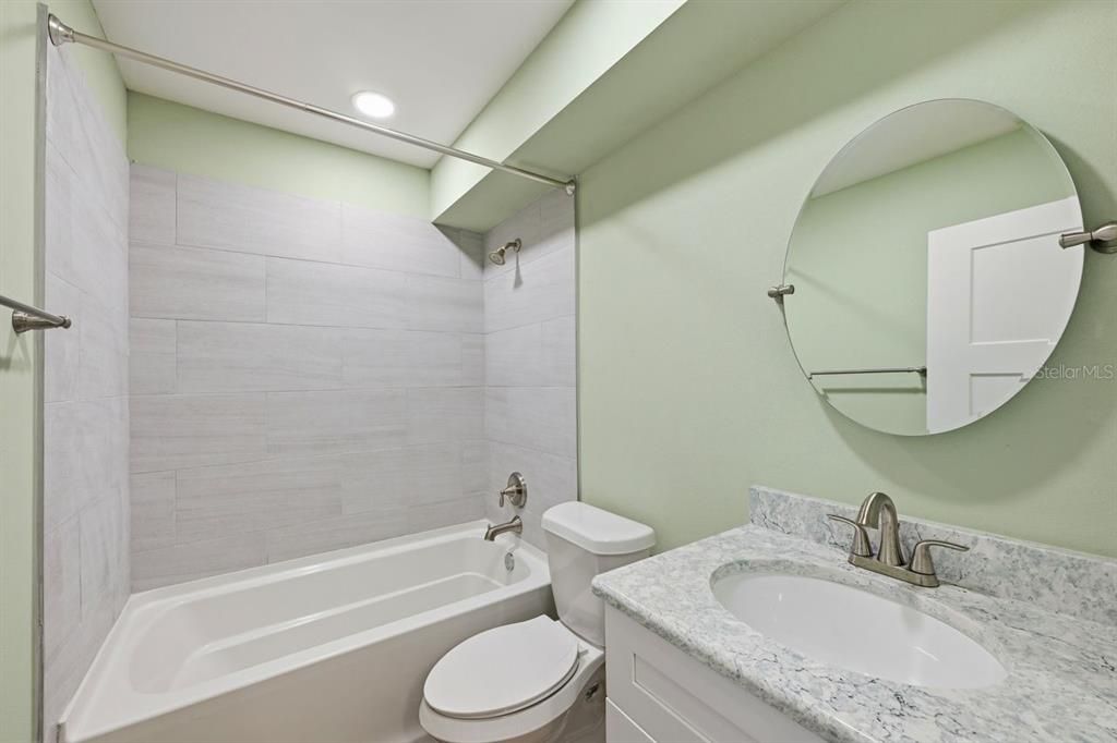 For Sale: $159,000 (2 beds, 2 baths, 953 Square Feet)