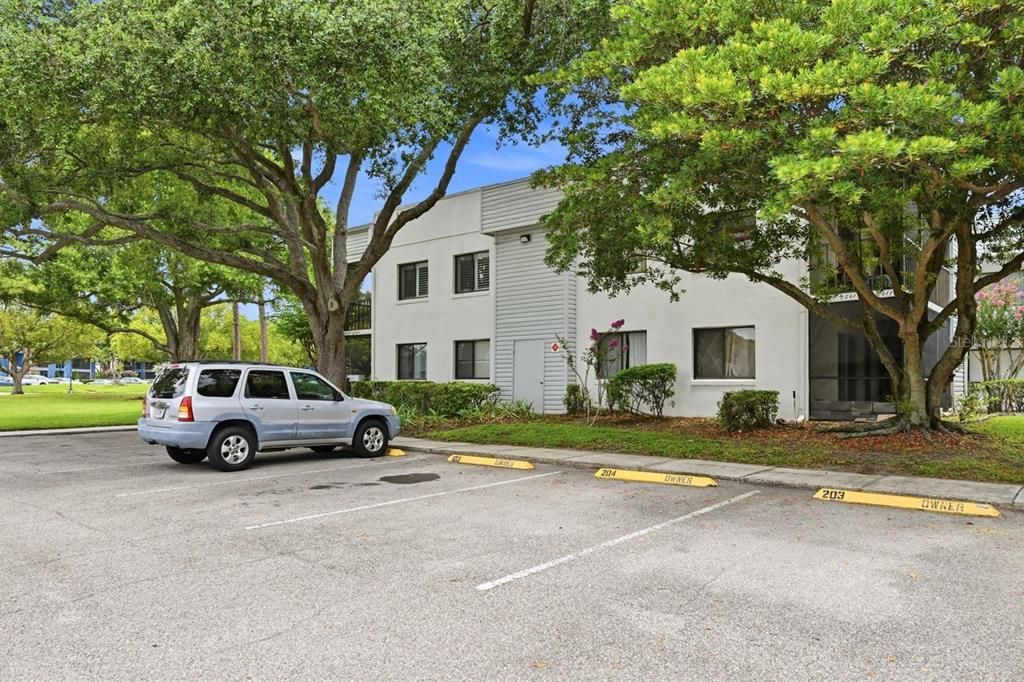 For Sale: $159,000 (2 beds, 2 baths, 953 Square Feet)