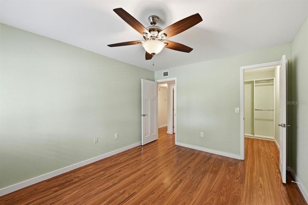 For Sale: $159,000 (2 beds, 2 baths, 953 Square Feet)