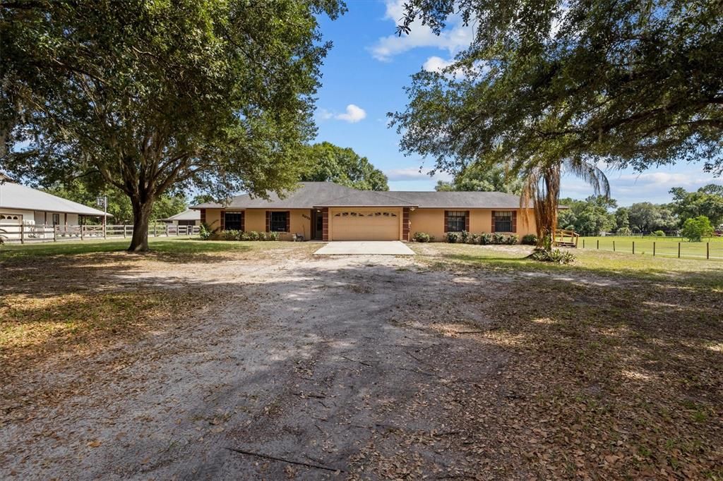 For Sale: $399,900 (3 beds, 2 baths, 2334 Square Feet)