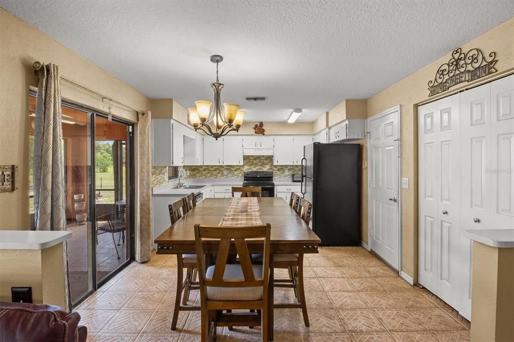 For Sale: $399,900 (3 beds, 2 baths, 2334 Square Feet)