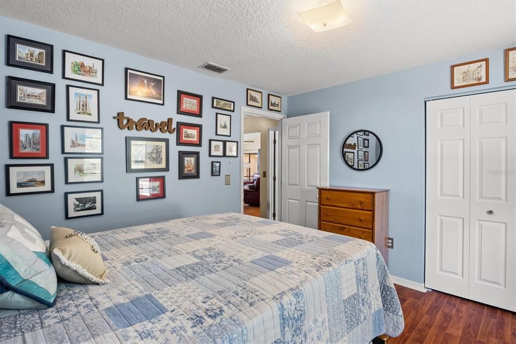 For Sale: $399,900 (3 beds, 2 baths, 2334 Square Feet)