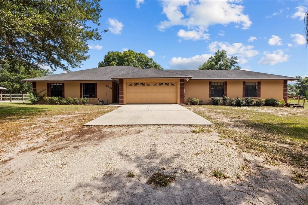 For Sale: $399,900 (3 beds, 2 baths, 2334 Square Feet)
