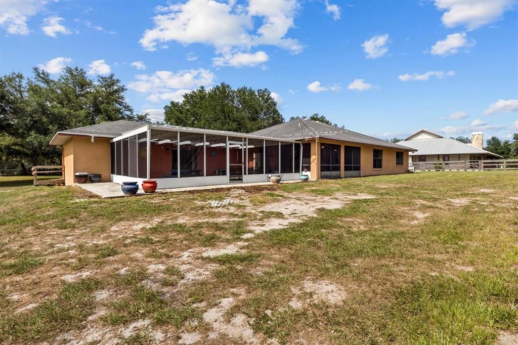For Sale: $399,900 (3 beds, 2 baths, 2334 Square Feet)