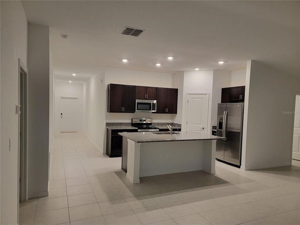 For Sale: $299,900 (3 beds, 2 baths, 1561 Square Feet)