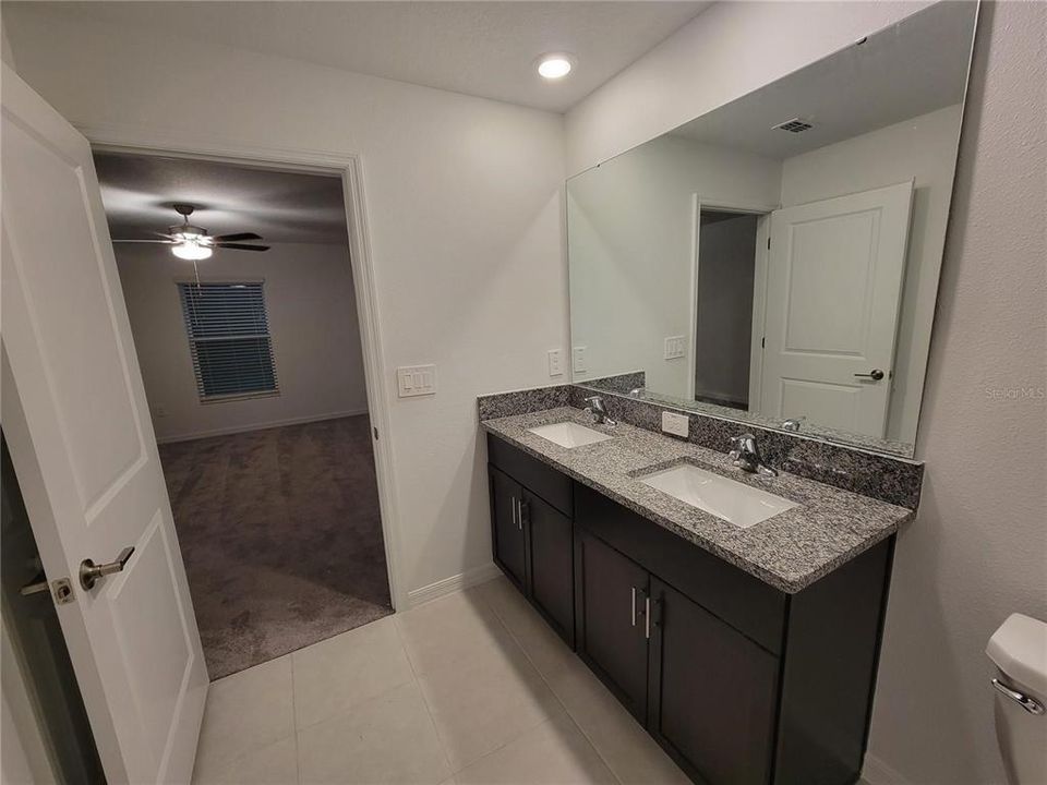 For Sale: $299,900 (3 beds, 2 baths, 1561 Square Feet)