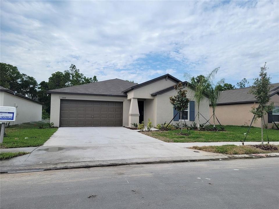For Sale: $299,900 (3 beds, 2 baths, 1561 Square Feet)