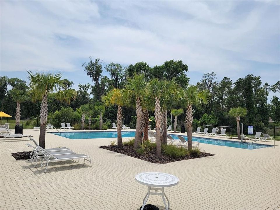 For Sale: $299,900 (3 beds, 2 baths, 1561 Square Feet)