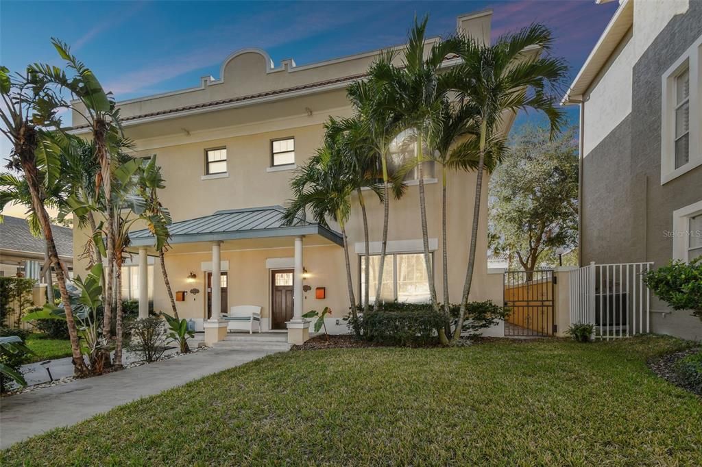 For Rent: $7,600 (3 beds, 2 baths, 2799 Square Feet)