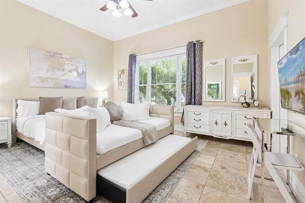 For Rent: $7,600 (3 beds, 2 baths, 2799 Square Feet)