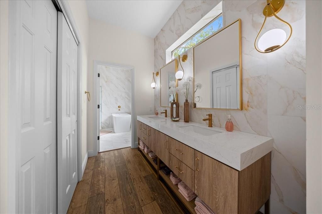 For Sale: $587,500 (2 beds, 2 baths, 1522 Square Feet)