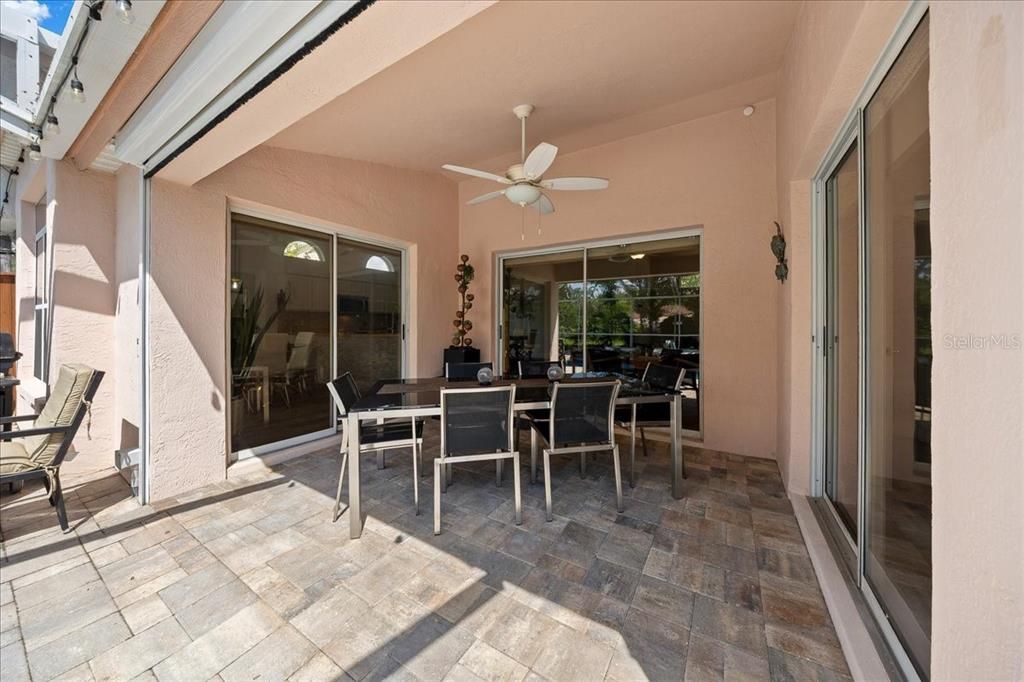 For Sale: $587,500 (2 beds, 2 baths, 1522 Square Feet)