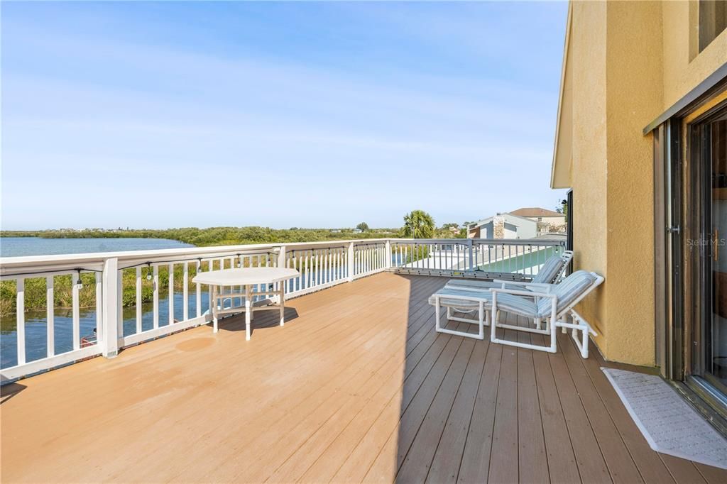 For Sale: $829,000 (3 beds, 2 baths, 1400 Square Feet)