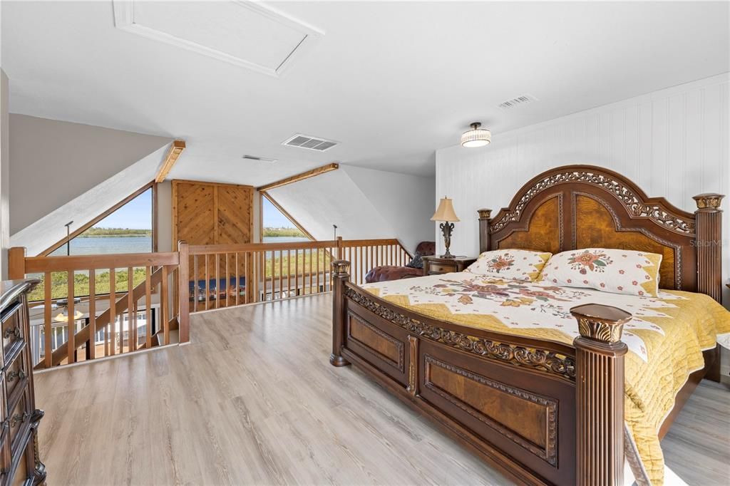 For Sale: $829,000 (3 beds, 2 baths, 1400 Square Feet)