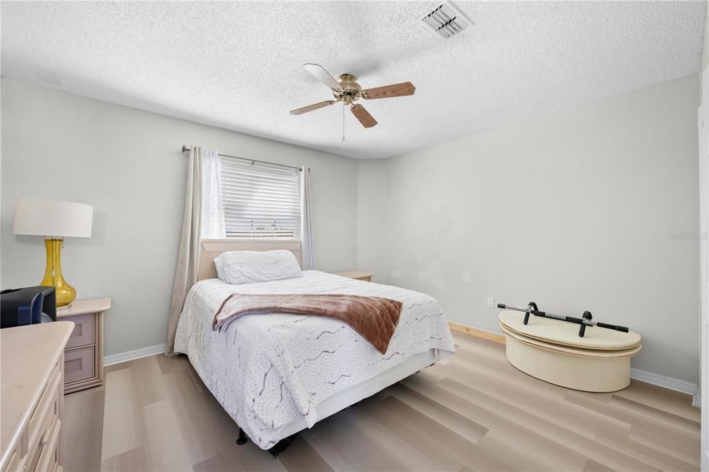 For Sale: $829,000 (3 beds, 2 baths, 1400 Square Feet)