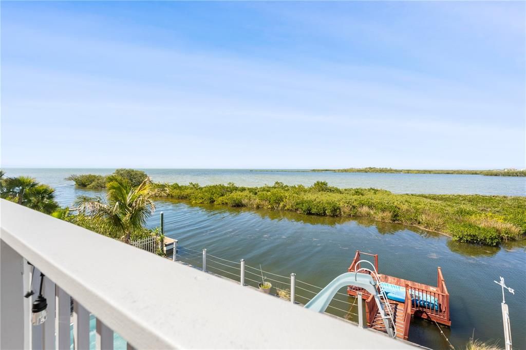 For Sale: $829,000 (3 beds, 2 baths, 1400 Square Feet)