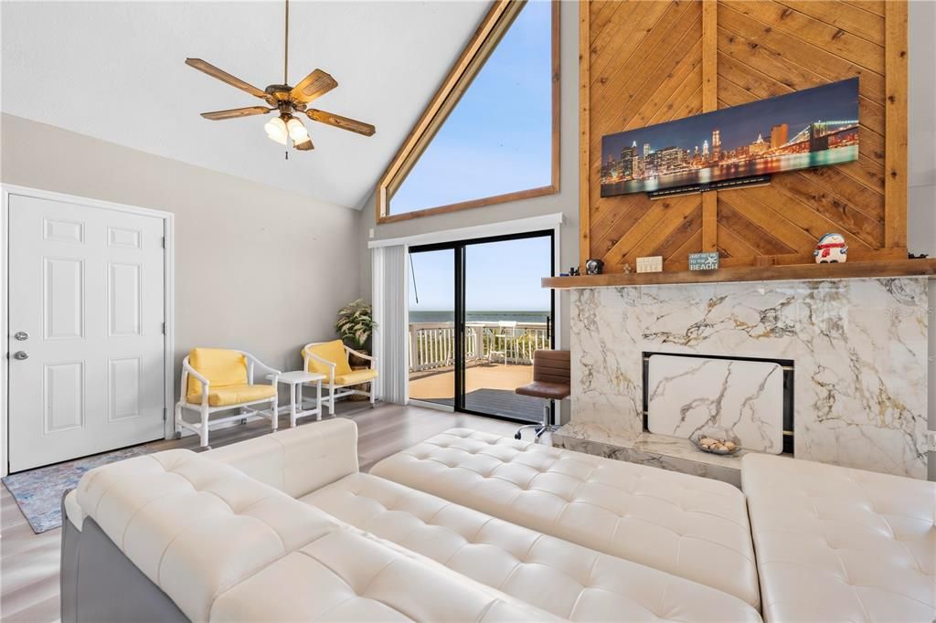 For Sale: $829,000 (3 beds, 2 baths, 1400 Square Feet)