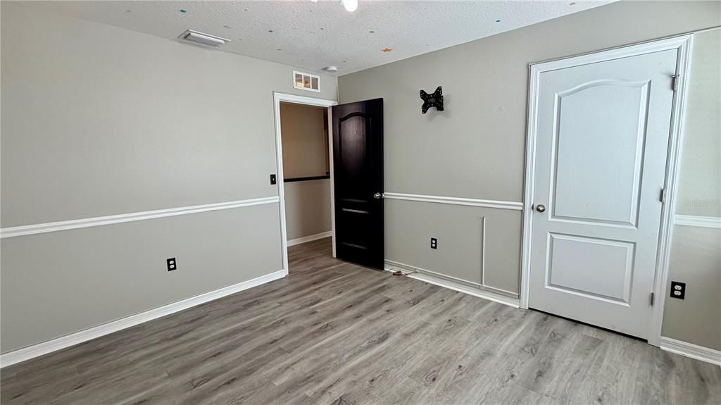 For Rent: $2,800 (4 beds, 2 baths, 2533 Square Feet)