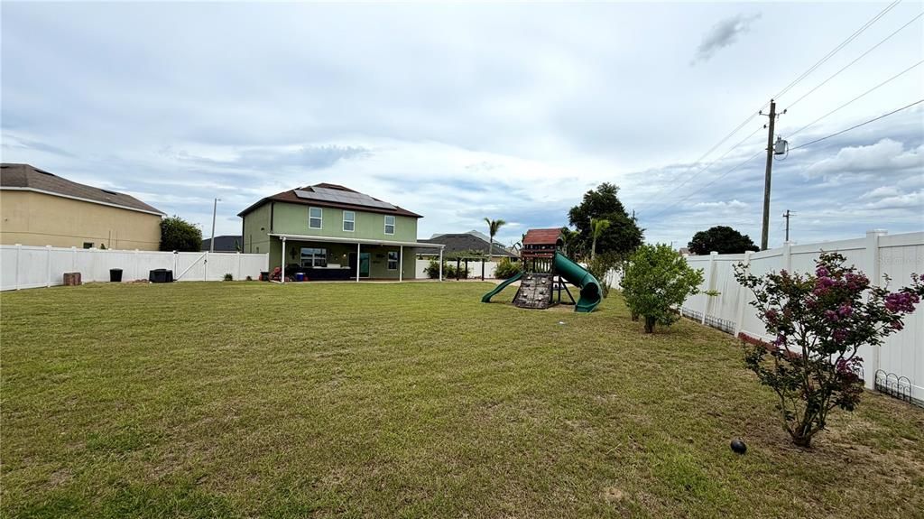 For Rent: $2,800 (4 beds, 2 baths, 2533 Square Feet)