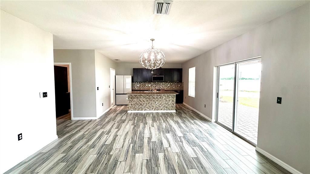 For Rent: $2,800 (4 beds, 2 baths, 2533 Square Feet)