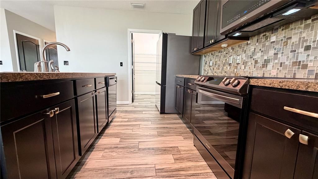 For Rent: $2,800 (4 beds, 2 baths, 2533 Square Feet)