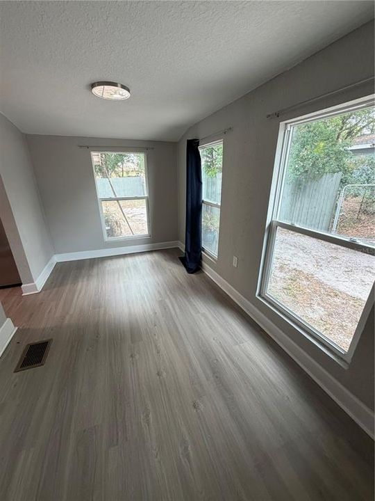 For Sale: $239,900 (3 beds, 2 baths, 1592 Square Feet)