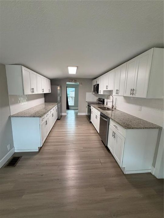 For Sale: $239,900 (3 beds, 2 baths, 1592 Square Feet)