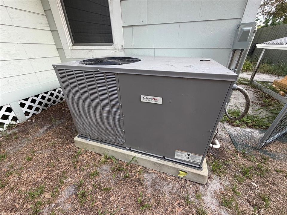 For Sale: $239,900 (3 beds, 2 baths, 1592 Square Feet)