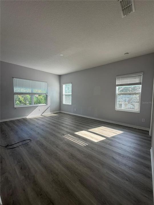 For Sale: $439,000 (3 beds, 2 baths, 1881 Square Feet)