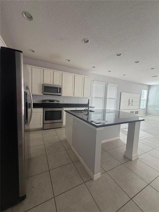 For Sale: $439,000 (3 beds, 2 baths, 1881 Square Feet)
