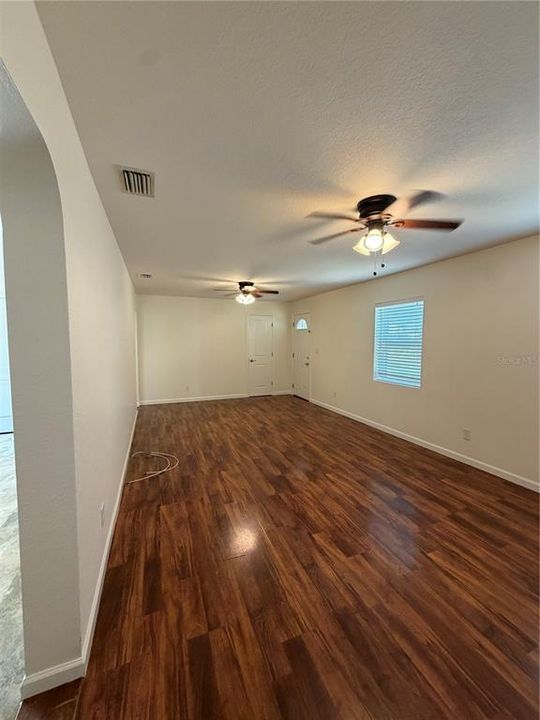 For Sale: $224,900 (3 beds, 2 baths, 1092 Square Feet)