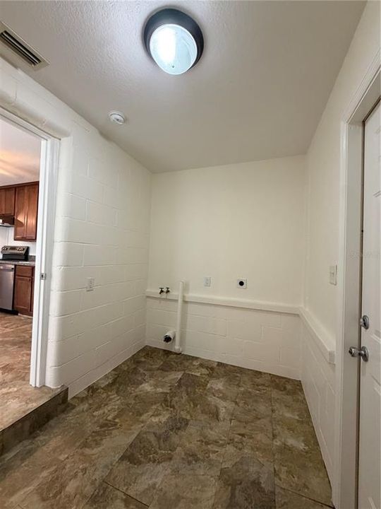 For Sale: $224,900 (3 beds, 2 baths, 1092 Square Feet)