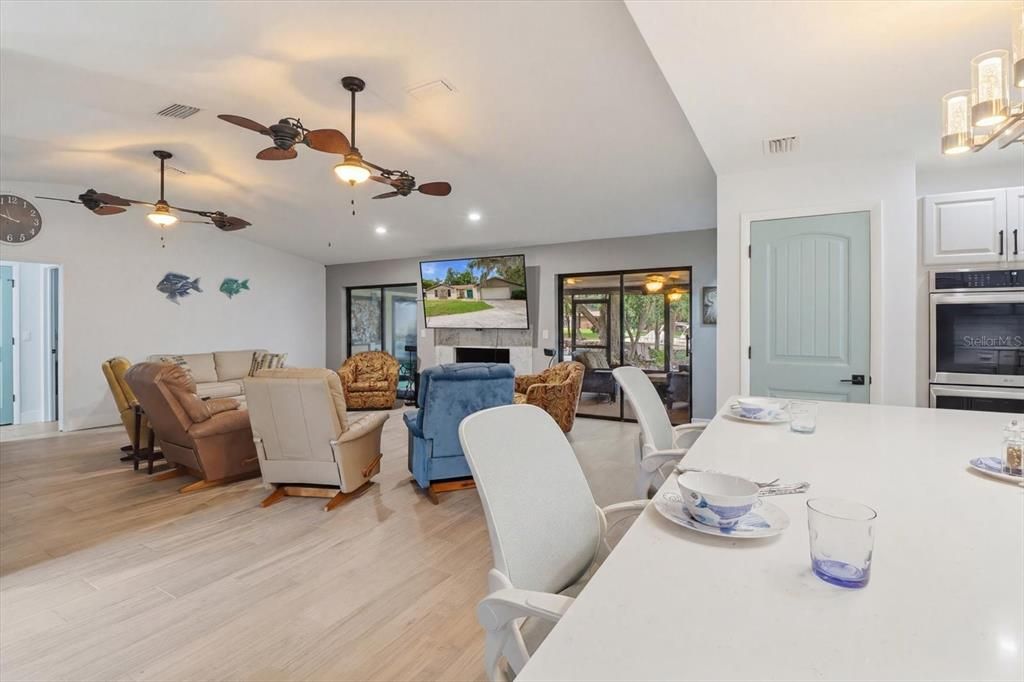 For Sale: $439,000 (3 beds, 3 baths, 1823 Square Feet)