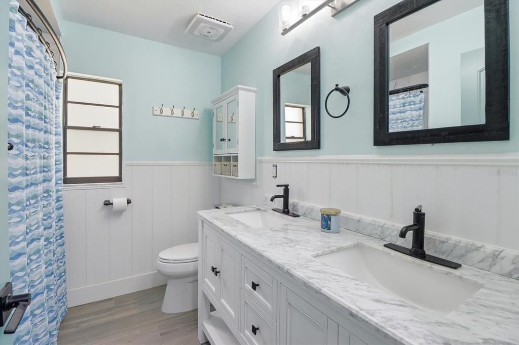 For Sale: $439,000 (3 beds, 3 baths, 1823 Square Feet)
