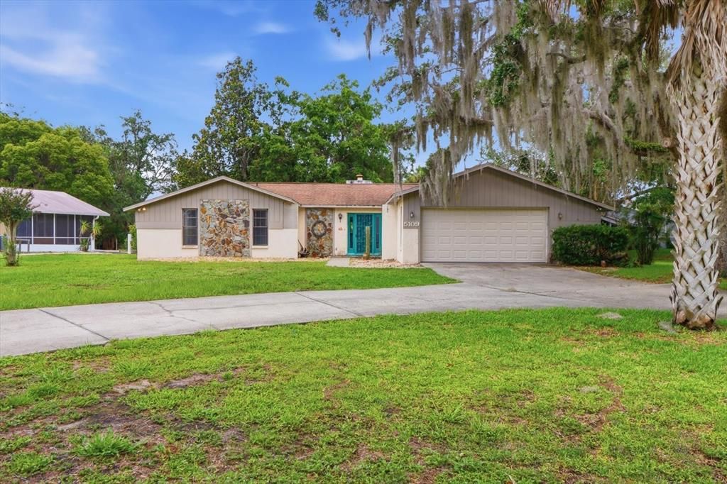 For Sale: $439,000 (3 beds, 3 baths, 1823 Square Feet)