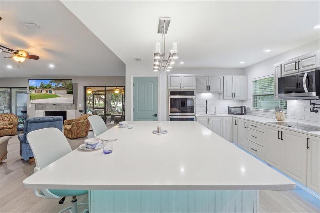 For Sale: $439,000 (3 beds, 3 baths, 1823 Square Feet)