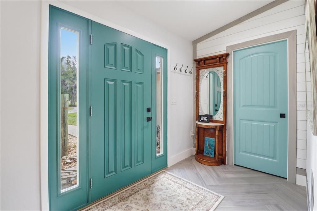 For Sale: $439,000 (3 beds, 3 baths, 1823 Square Feet)