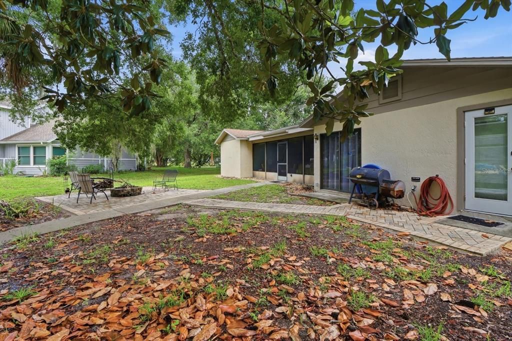 For Sale: $439,000 (3 beds, 3 baths, 1823 Square Feet)