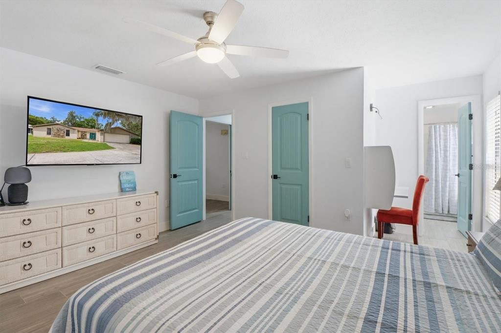 For Sale: $439,000 (3 beds, 3 baths, 1823 Square Feet)