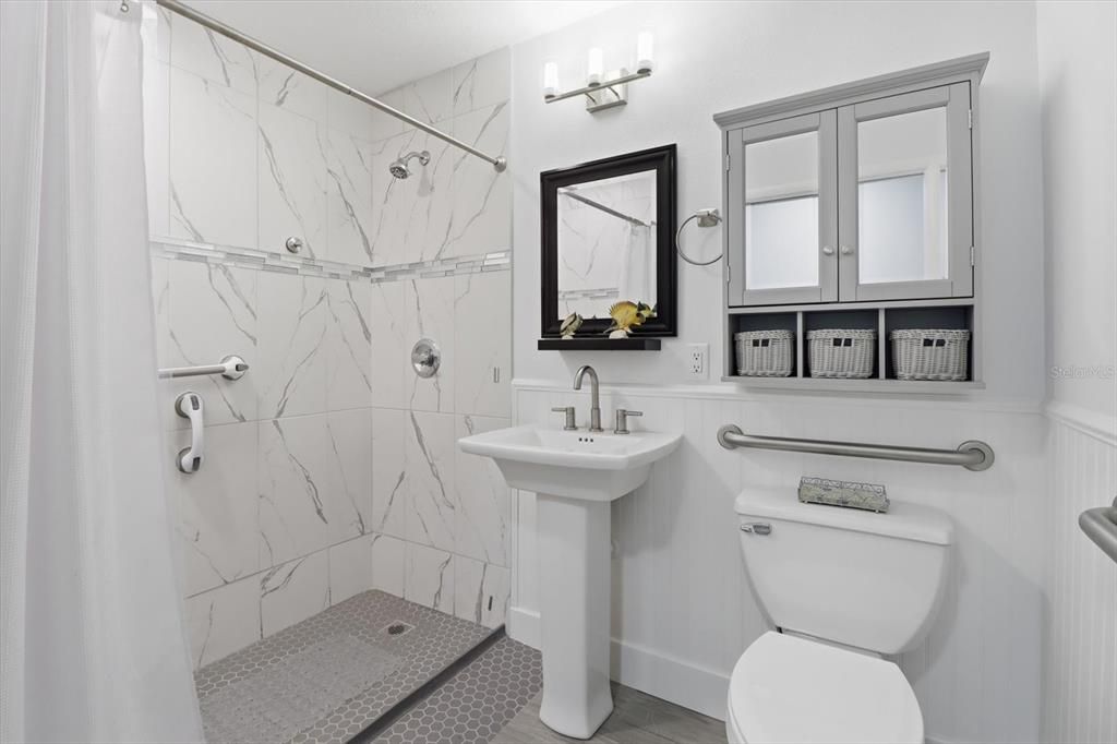 For Sale: $439,000 (3 beds, 3 baths, 1823 Square Feet)