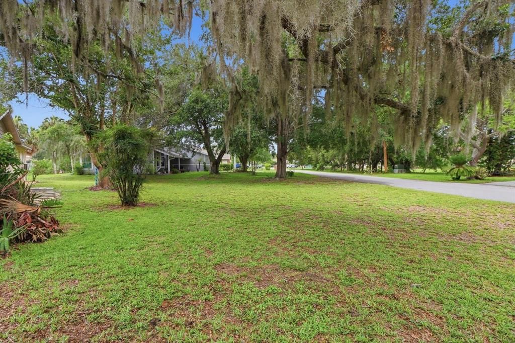 For Sale: $439,000 (3 beds, 3 baths, 1823 Square Feet)