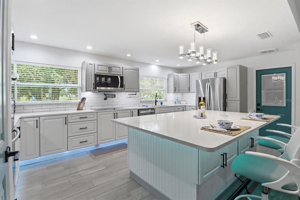 For Sale: $439,000 (3 beds, 3 baths, 1823 Square Feet)